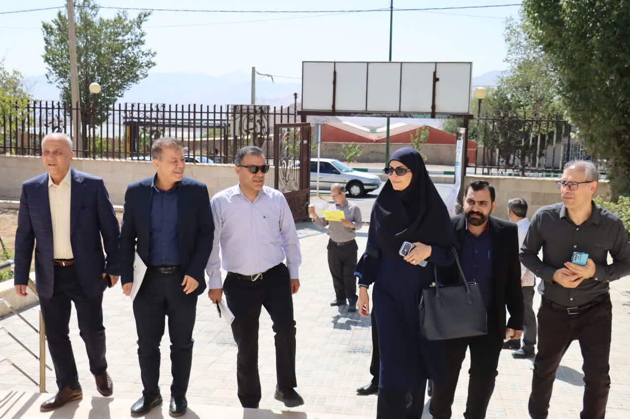 در راستای اجرای برنامه پزشک خانواده و نظام ارجاع؛ پایش میدانی نمایندگان وزارت بهداشت از مرکز خدمات جامع سلامت حکیم فردوسی شهرستان محلات